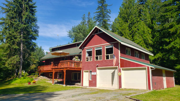 Home, Barn, treehouse, trails for sale Sandpoint ID